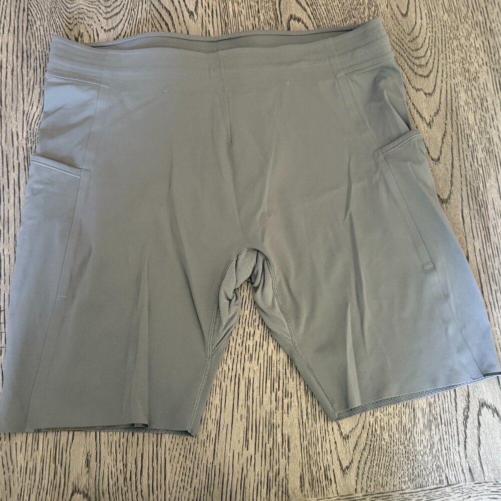 Lululemon Men's Surge Half Tight Shorts 8” Gray (XL)